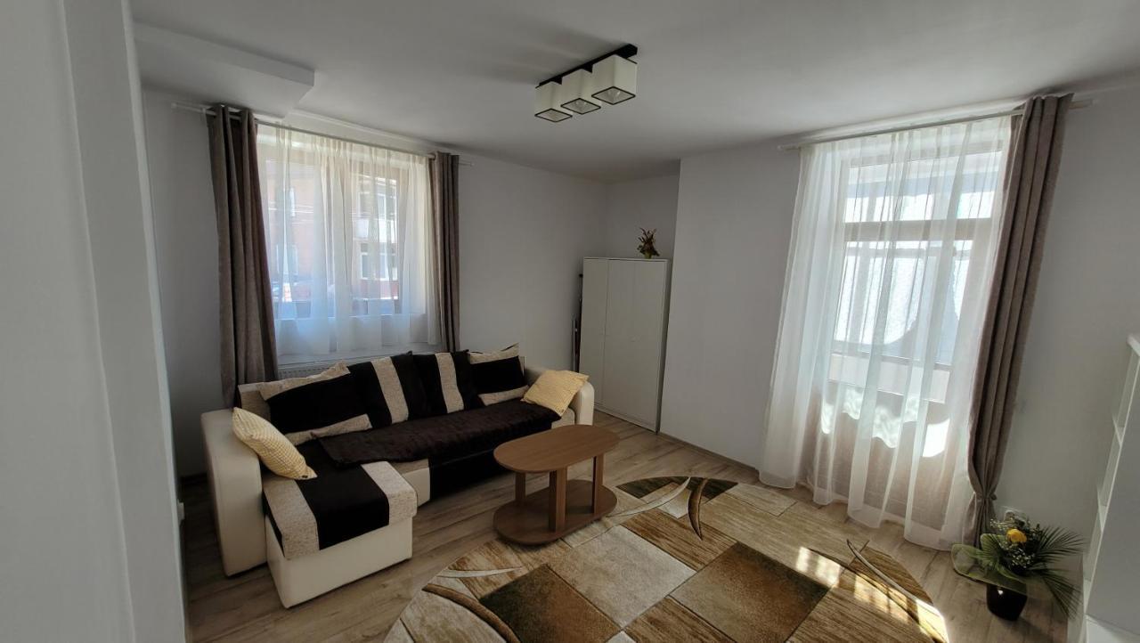 Andy Apartament Petroszany Zewnętrze zdjęcie